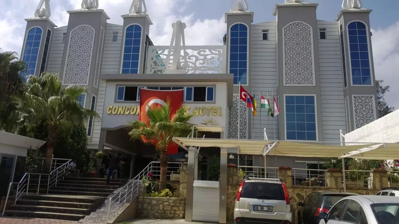 7cc5dd55-3331-3b38-a563-a7a2f07d88b9 (Copy).jpg